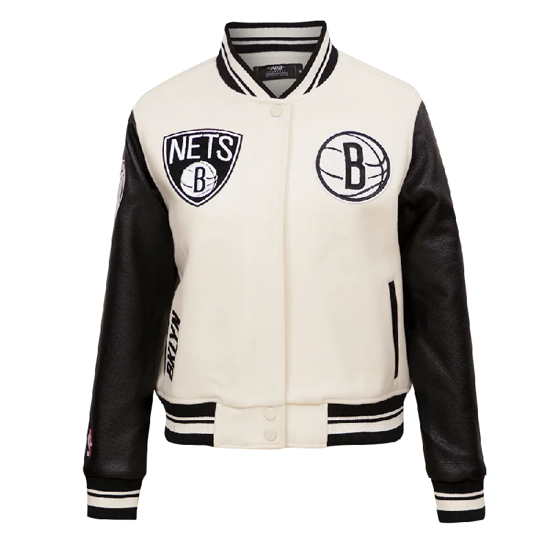 CHAMARRA UNIVERSITARIA NBA BROOKLYN NETS RETRO CLASSICS PARA MUJER