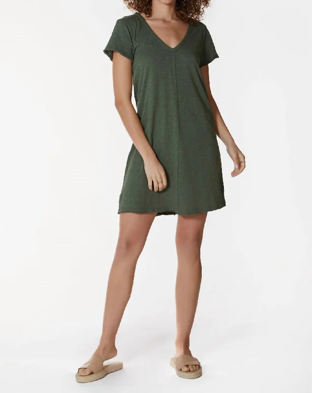 Center Seam T-Shirt Dress In Garden Green